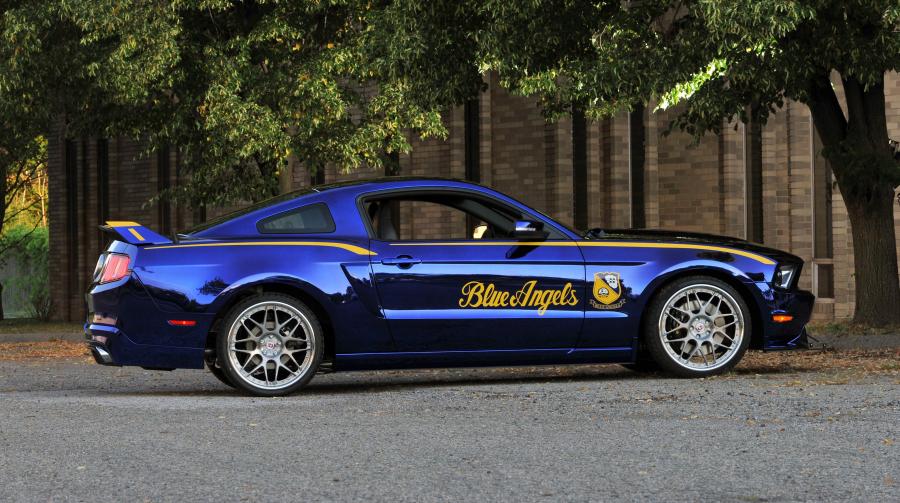  Ford Mustang GT Blue Angels Edition 2012 года  (фото 10 из 11)
